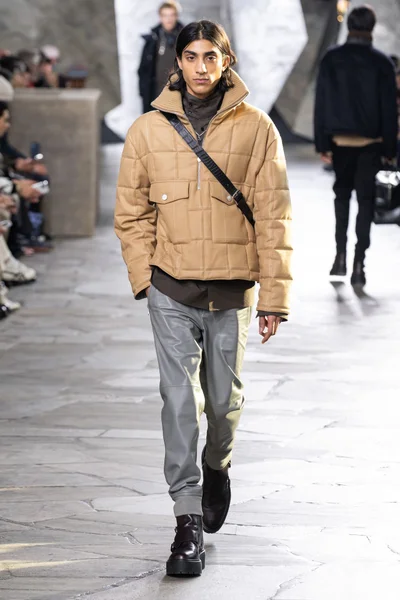 Look 22